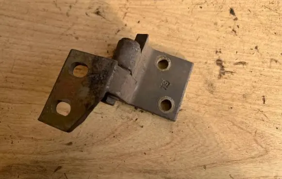 Peugeot 406 Front door lower hinge 
