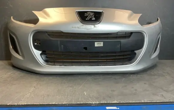 Peugeot 308 Front bumper 9681519577 9674577177