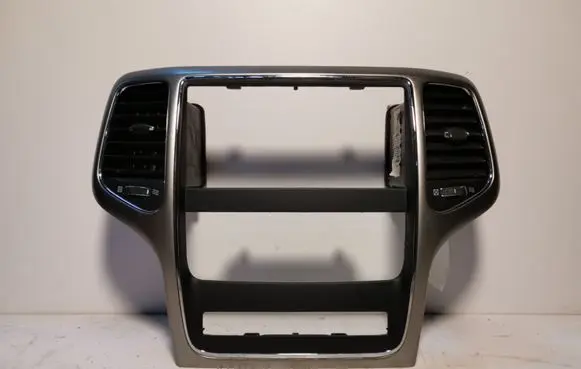 Jeep Grand Cherokee Radio/GPS head unit trim 
