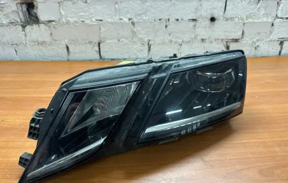 Skoda Octavia Mk3 (5E) Headlight/headlamp 5E1941018E
