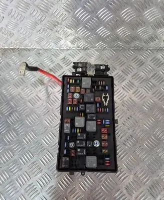 Opel Insignia A Fuse module 13485543