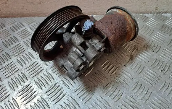 Toyota Avensis T250 Power steering pump 4431005120