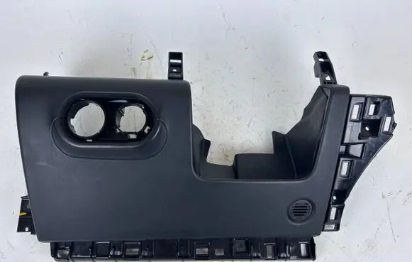 Maserati Levante Dashboard lower bottom trim panel 0670049172 670043350