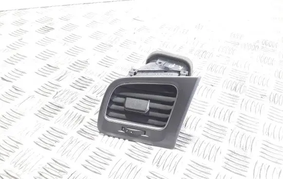 Volkswagen Golf VII Dashboard side air vent grill/cover trim 5G1819703 5G1819247 5G1819709