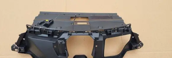 Front bumper mounting bracket