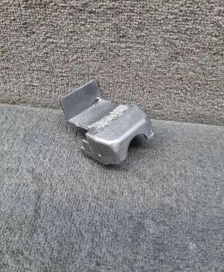 Front bumper mounting bracket
