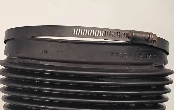 Chevrolet Corvette Air intake hose/pipe