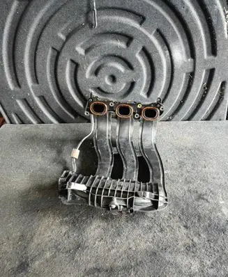 Peugeot 208 Intake manifold