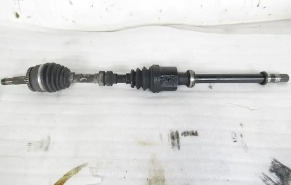 Nissan Primera Front driveshaft