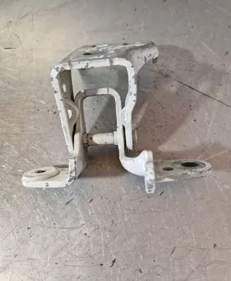 Chrysler 300 - 300C Front door upper hinge A046923