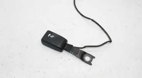 Mitsubishi Pajero Front seatbelt buckle