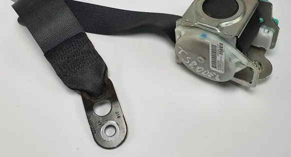 Mercedes-Benz A W176 Middle seatbelt (rear) A1768601885