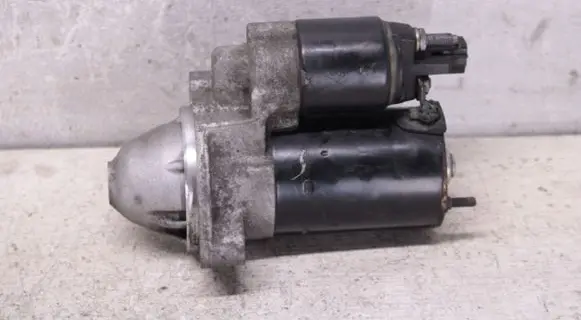 Volkswagen PASSAT B5.5 Starter motor 06B911023A 0001107427