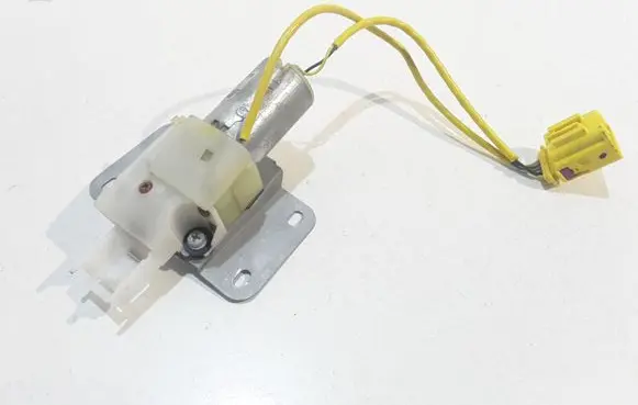 Volkswagen Phaeton Seat belt adjustment motor 560973354Z