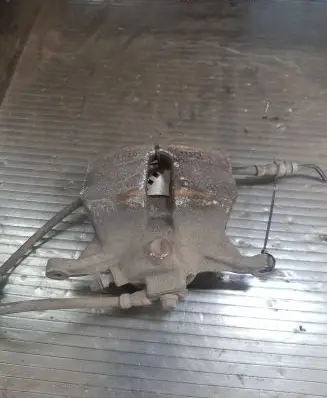 Volkswagen Golf VII Front brake caliper
