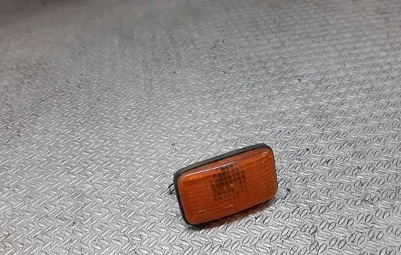 Nissan X-Trail T30 Front fender indicator light