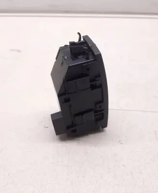 Mercedes-Benz E W212 Hazard light switch 2129052600 0925000815 33692812