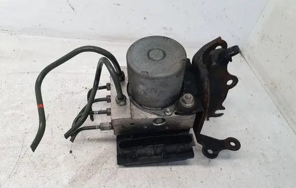 Toyota Avensis T270 ABS Pump 0265235406 4454005070