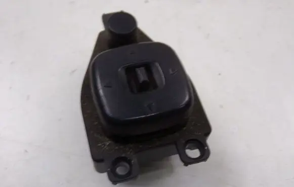 Wing mirror switch