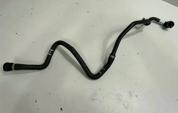 BMW i4 Engine coolant pipe/hose 8477902
