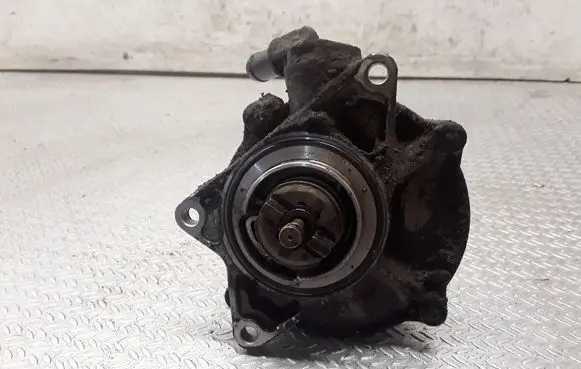 Audi A6 S6 C5 4B Vacuum pump