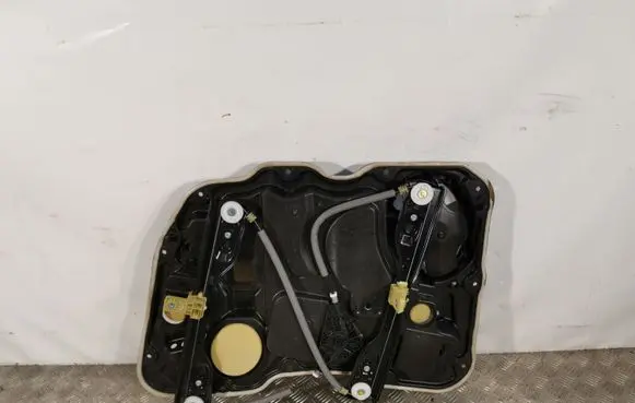 Jeep Cherokee Front window lifting mechanism without motor