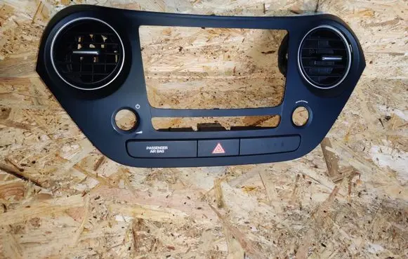 Hyundai i10 Dash center air vent grill 84740B4000 299130185 84740B9000