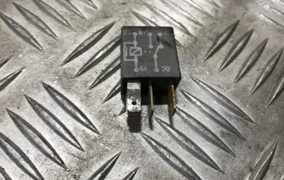 Mercedes-Benz Vito Viano W638 Other relay a0055451005