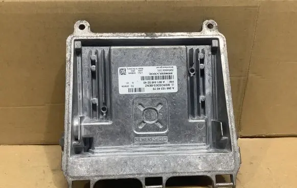 Mercedes-Benz A W169 Engine control unit/module A2661534079 A0014460240 5WK90925