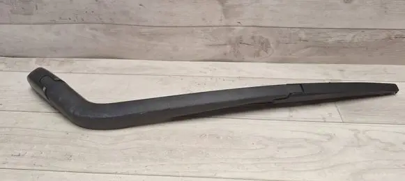 Toyota Auris 150 Rear wiper blade arm
