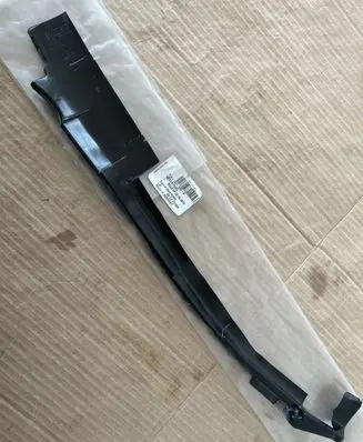 Audi Q7 4L Intercooler air guide/duct channel 7L0121332B 010324 8ZSSTZ107Z
