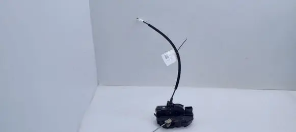 Opel Insignia A Front door lock 3023881