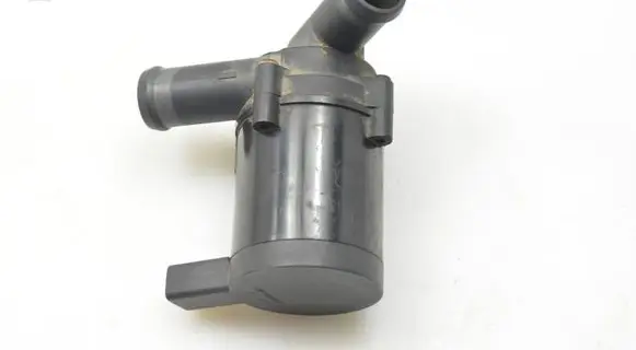 Volkswagen Touareg I Electric auxiliary coolant/water pump 7L0965561D
