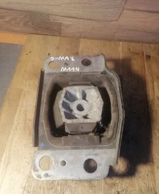 Ford S-MAX Engine mount bracket
