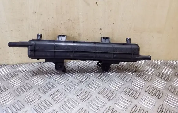 Vacuum air tank