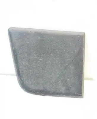 Rear fender molding trim
