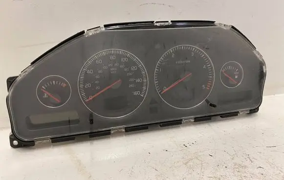 Volvo V70 Speedometer (instrument cluster) 30682287 69594240T 8602886
