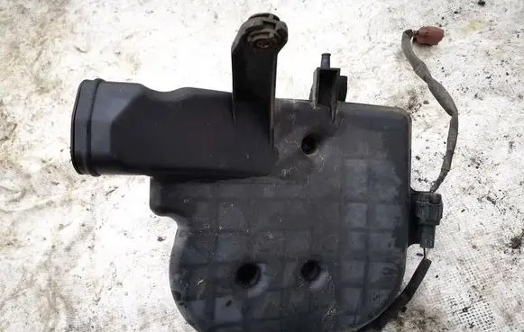 Nissan Murano Z50 Intake resonator 