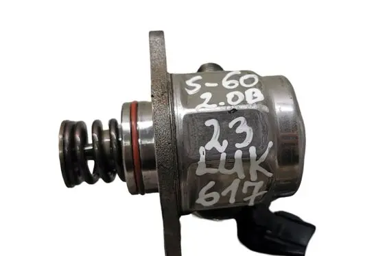 Volvo S60 Fuel injection high pressure pump 32363034 02F21 11849