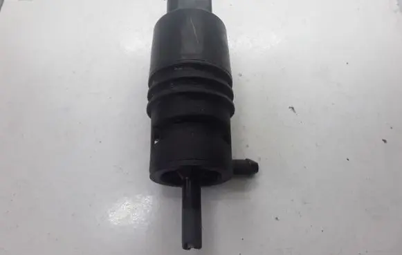 Mercedes-Benz S W221 Windscreen/windshield washer pump 2218690121 3028232