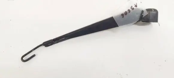 Rear wiper blade arm