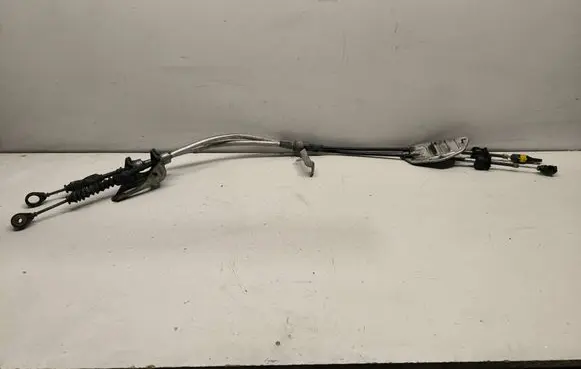 Toyota Avensis T270 Gear shift cable linkage 