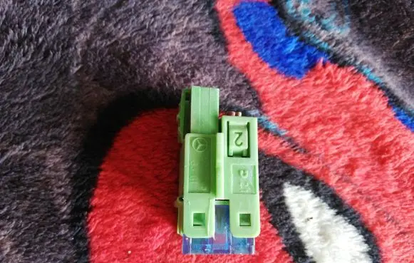 Mercedes-Benz E W210 Fuse box set 0025453301