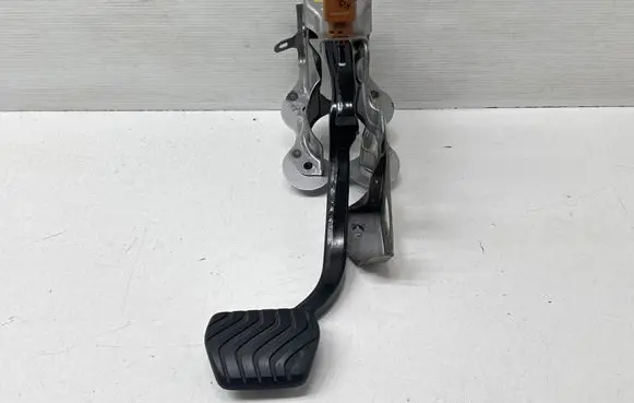Nissan Rogue Brake pedal 3427B6418