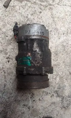 Volkswagen Golf III Air conditioning (A/C) compressor (pump) 1h0820803d