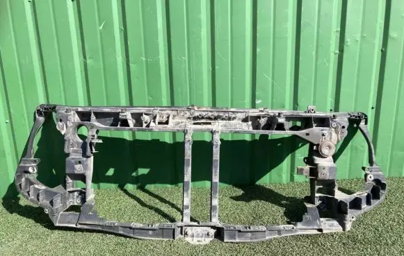 Renault Master III Radiator support slam panel 165553737R 8200657209