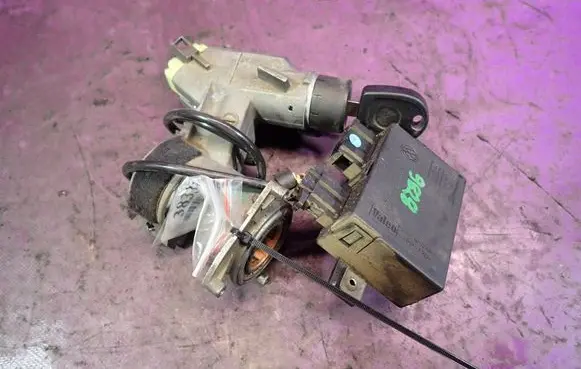 Volkswagen Transporter - Caravelle T4 Ignition lock 