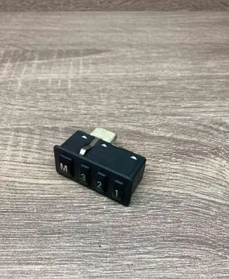 BMW 7 E38 Seat memory switch 8352160