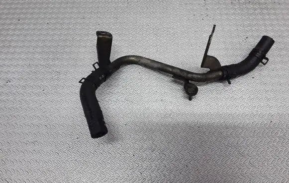 Toyota Avensis T220 Engine coolant pipe/hose