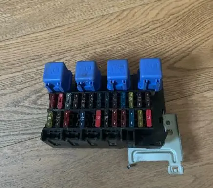 Nissan Terrano Fuse box set 243110E000